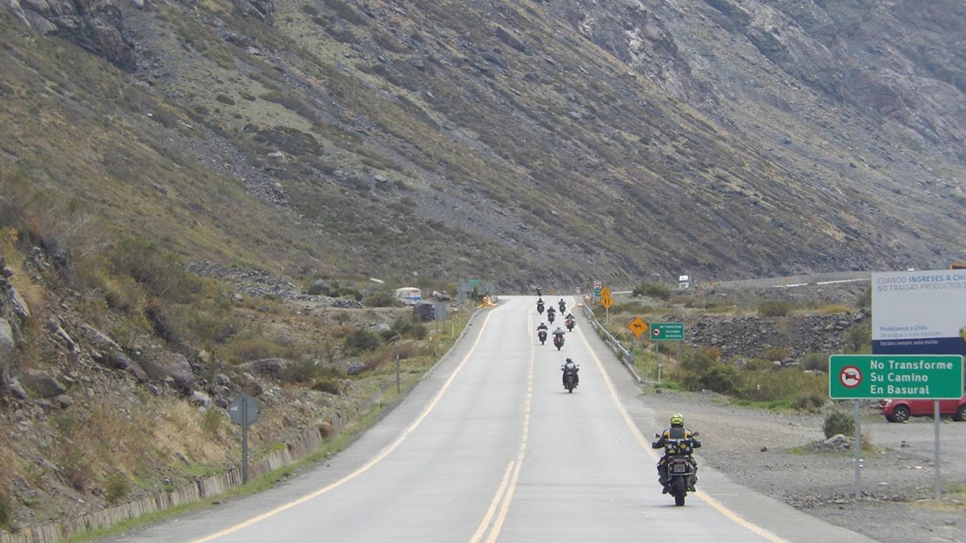 Antes da viagem de moto, organize os documentos