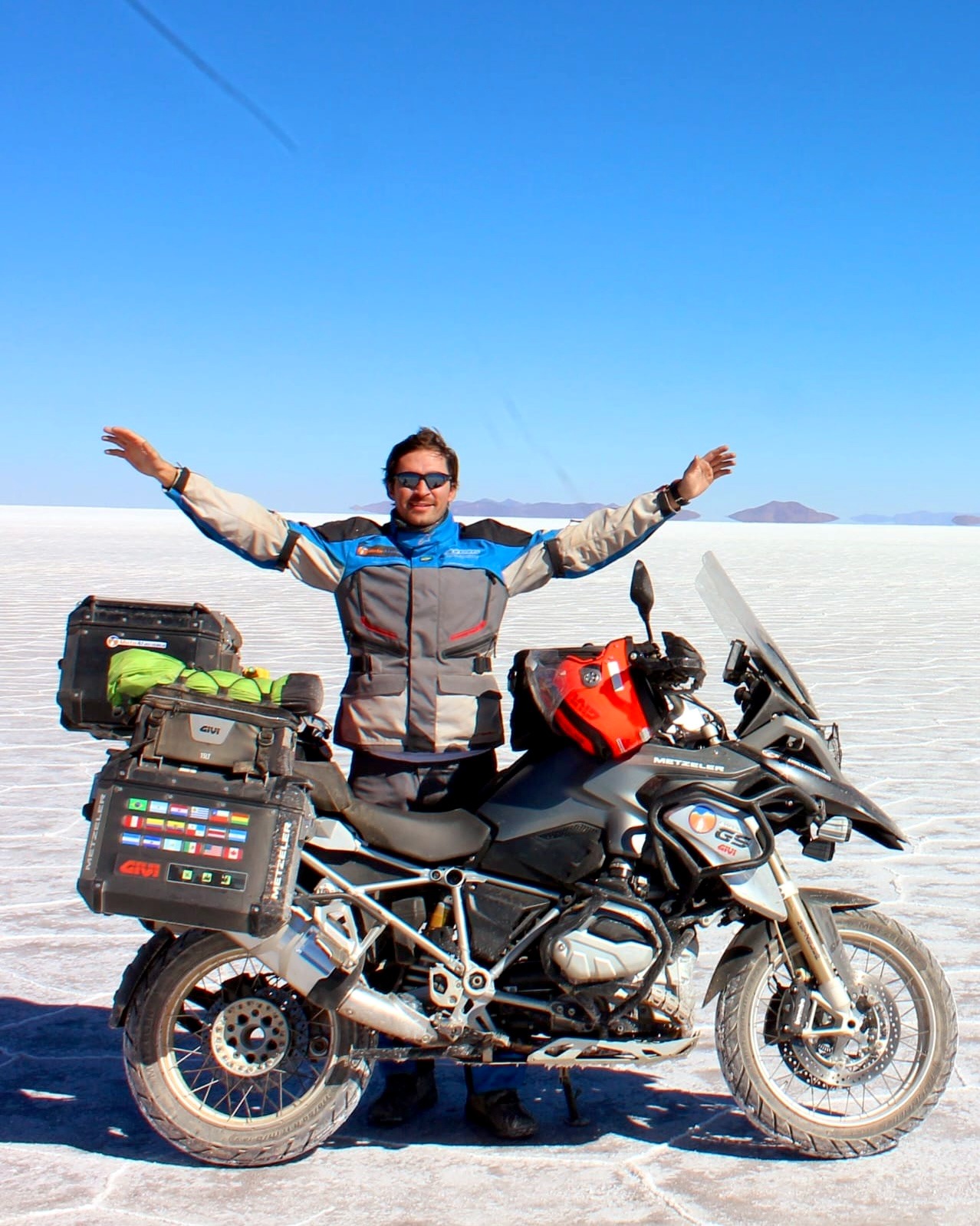 Viagem de moto com neve